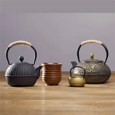 קומקום ברזל יצוק סגול